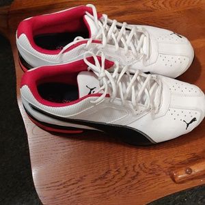 New puma sneakers never worn